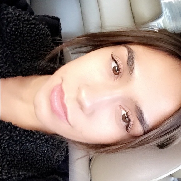 Meet your Posher, Alexandra - Picture 1 of 1