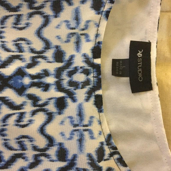 Dressy top - Picture 2 of 4