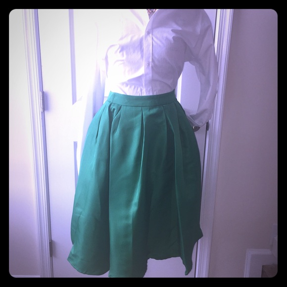 Green Pleated Circle Skirt - Picture 1 of 1