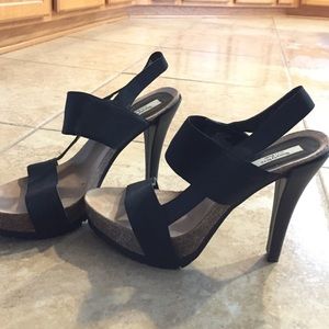Simply Vera black elastic strap heels