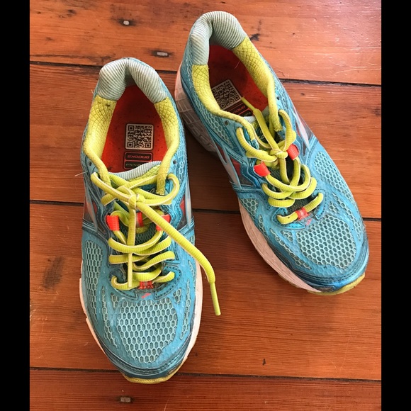 Brooks Ravenna Running Shoe