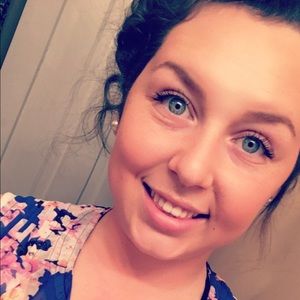 Meet your Posher, April