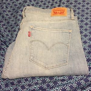 Levi jeans