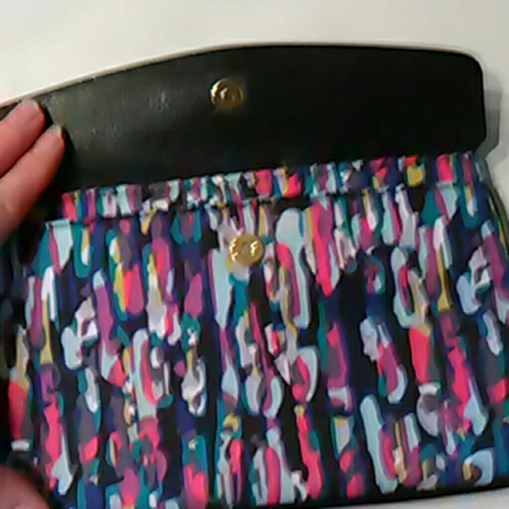 NWT wristlet Vera Bradley Watercolor Brushstrokes - Picture 3 of 4