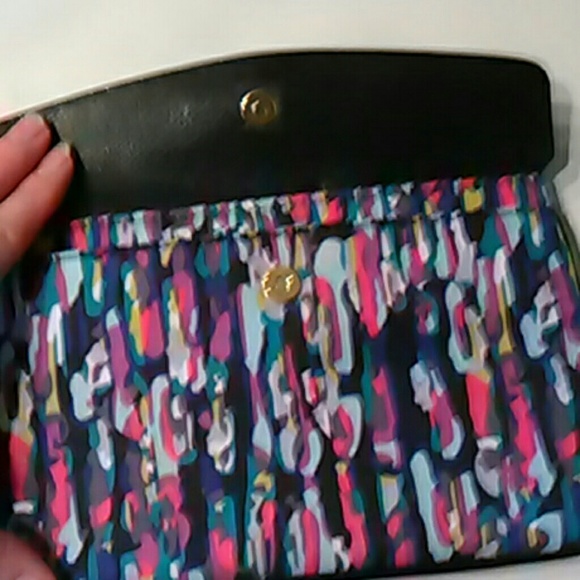 NWT wristlet Vera Bradley Watercolor Brushstrokes - Picture 3 of 4