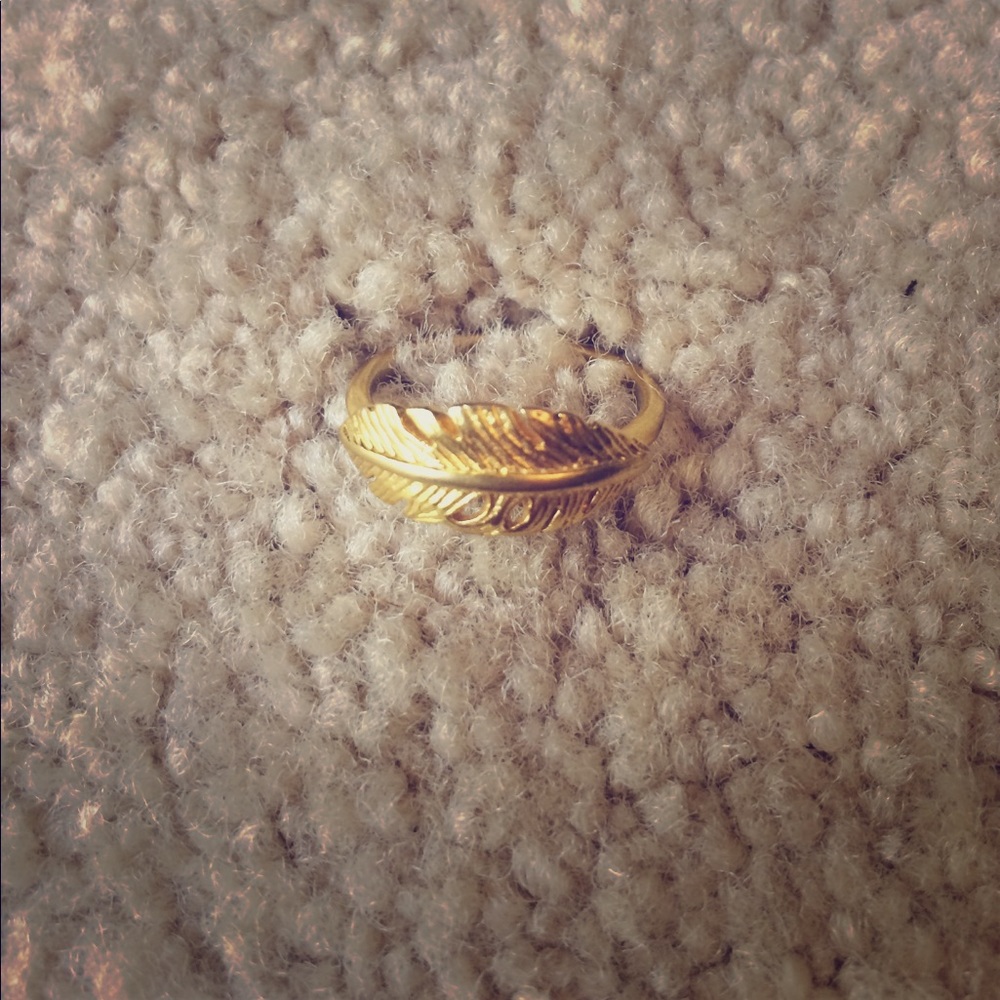 NEW Feather Ring - Picture 3 of 4
