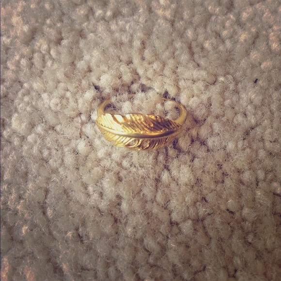 NEW Feather Ring - Picture 3 of 4