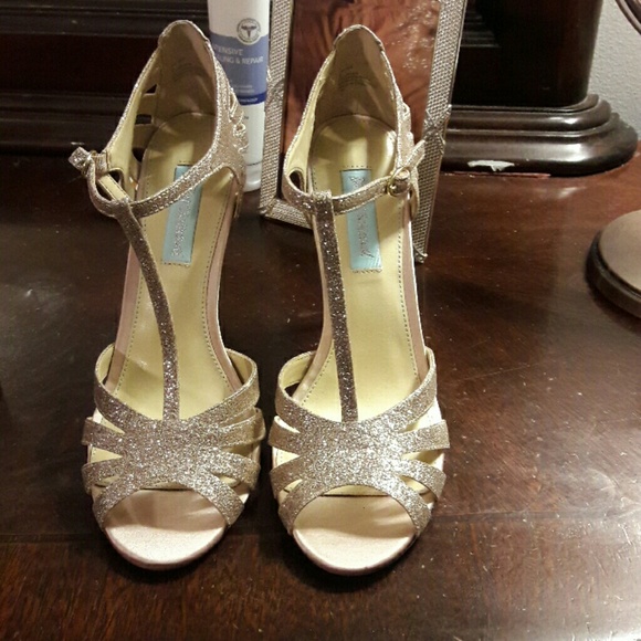 Size 8 woman's dress shoes