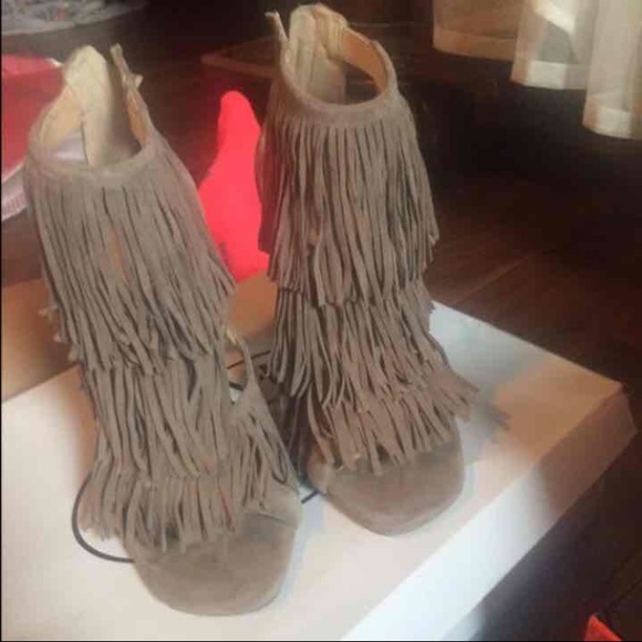 Steve Madden tassel heels - Picture 2 of 3