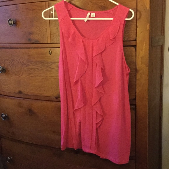 Sleeveless dressy top - Picture 1 of 4