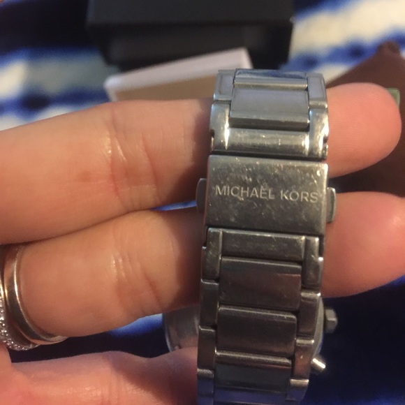 Mk watch - Picture 3 of 3