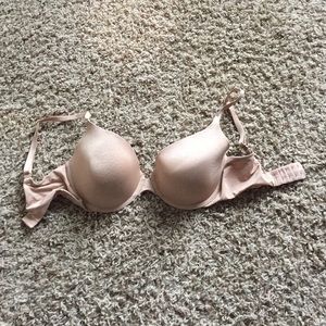 32DDD Victoria's Secret Demi T-shirt bra
