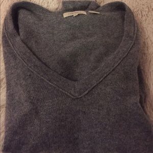 In Habit , 89% cashmere, v neck sweater In Habit , 89% cashmere, v neck sweater