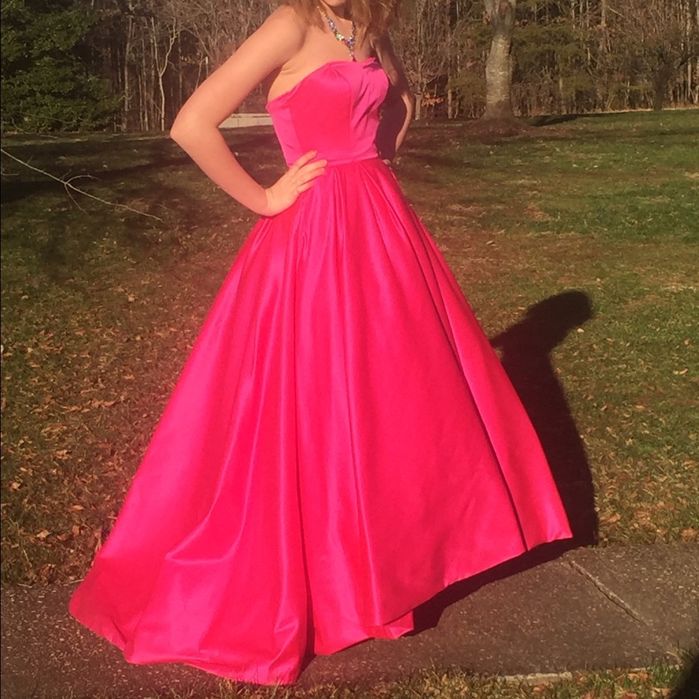 Elegant Pink Sherri Hill prom dress