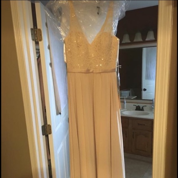 Mori lee bridesmaid dress 122. Champagne.