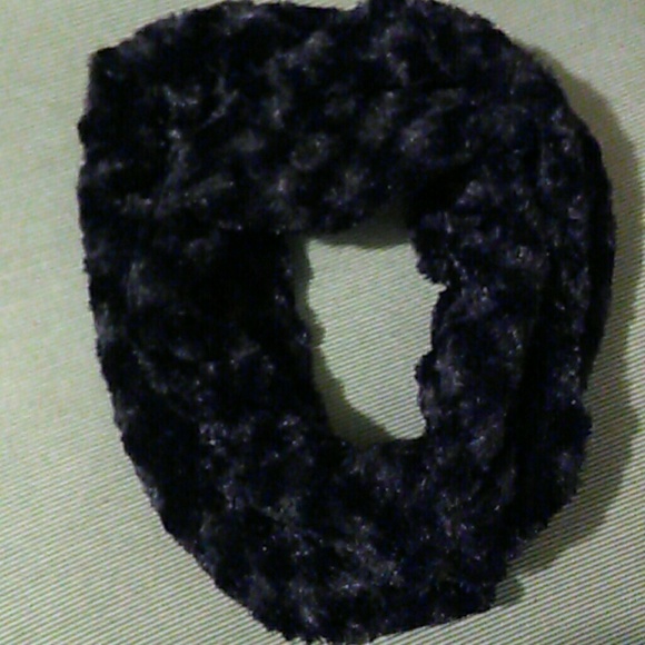 Scarf - Picture 2 of 3