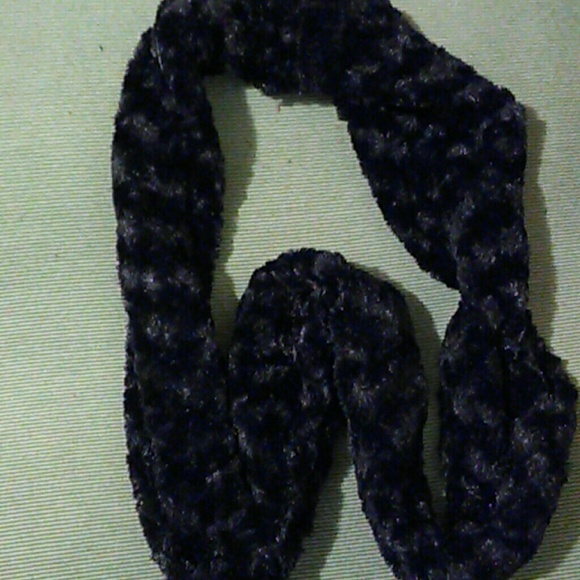 Scarf - Picture 3 of 3