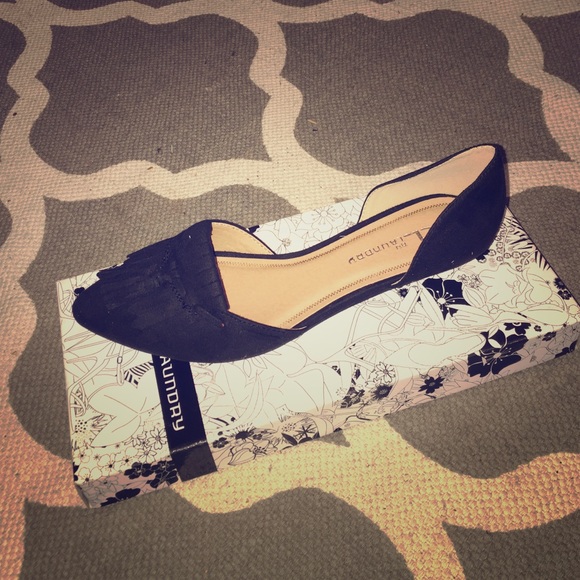Chinese Laundry black flats. NWT