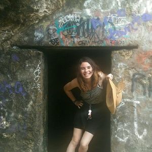 Meet your Posher, Adriana