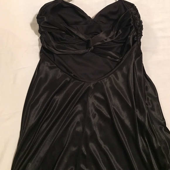 Black dress - Picture 4 of 5