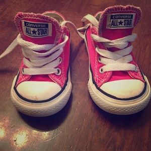 Pink toddler converse 💕