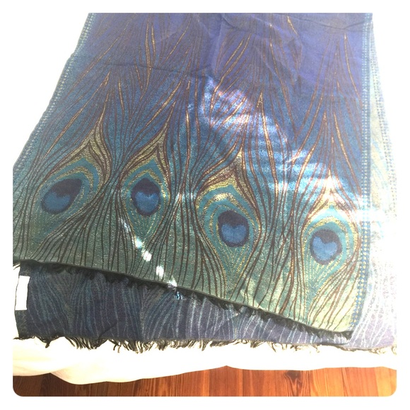 Metropolitan Museum of Art peacock scarf