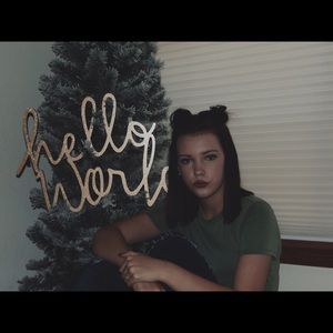 Meet your Posher, Lena