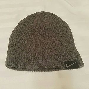 Youth Nike Beanie. NWOT. OSFM. Acrylic. Gray.