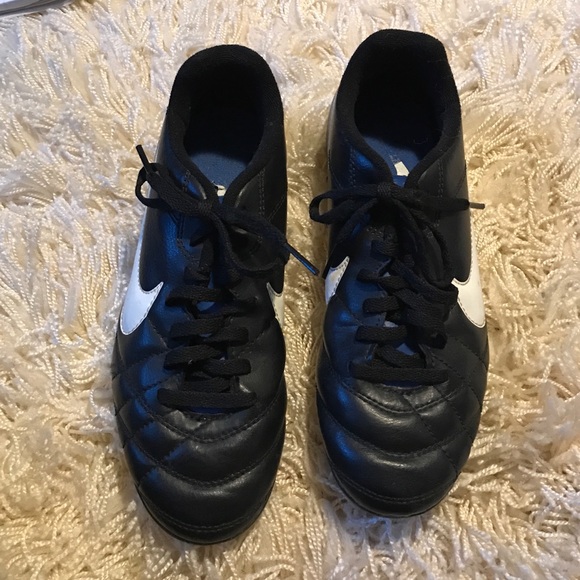 Nike JR Tiempo Rio Soccer Cleats