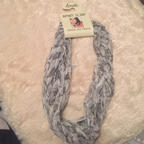 Infinity scarf