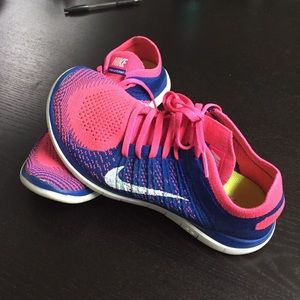 NIKE FREE 4.0 FLYKNIT