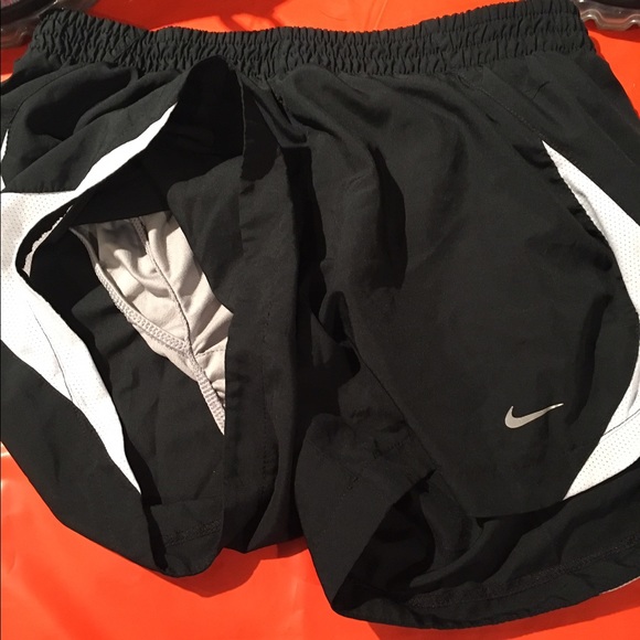 SOLD Nike workout shorts - Picture 3 of 4