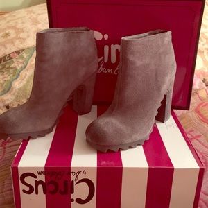 Sam Edelman circus suede booties never worn