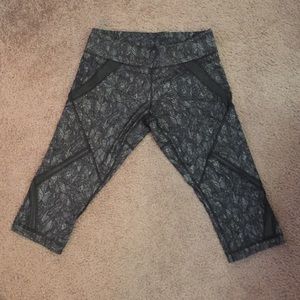 NWOT cool to street crop green lululemon crops