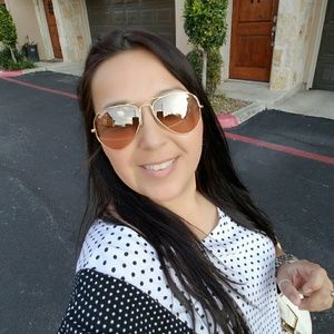 Meet your Posher, Alma