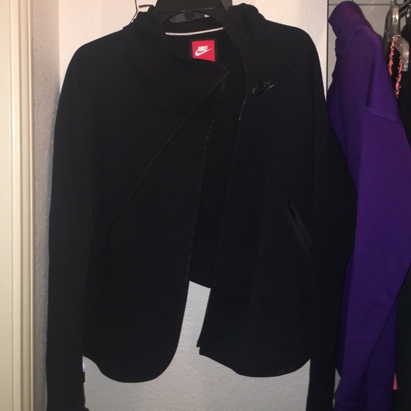 Black Nike jacket never worn will take best offer