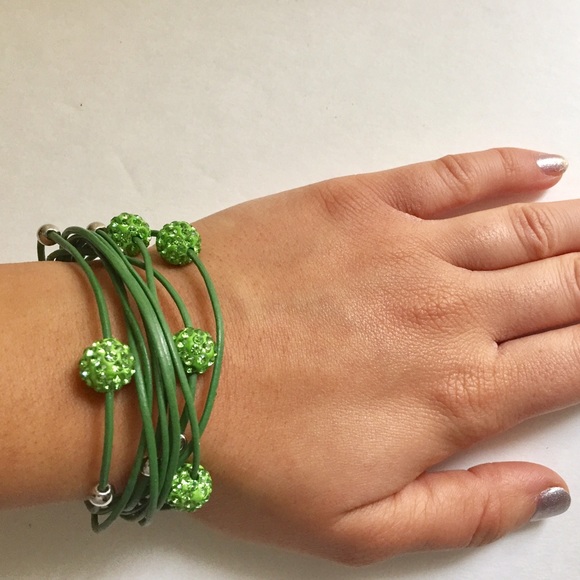 💋NEW: Rare Green Magnetic Close Bracelet - Picture 3 of 4