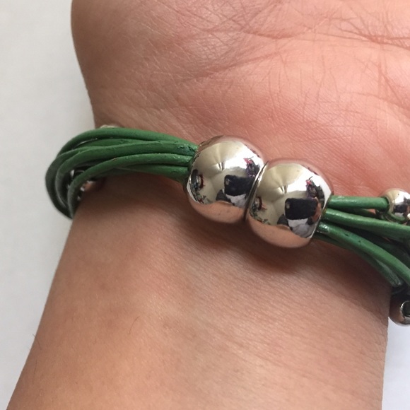 💋NEW: Rare Green Magnetic Close Bracelet - Picture 4 of 4