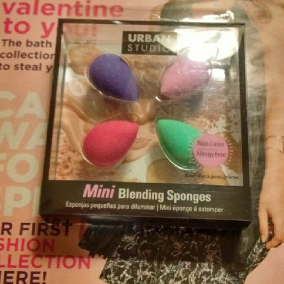 Mini blending sponges
