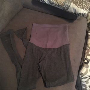 Maternity leggings with full panel