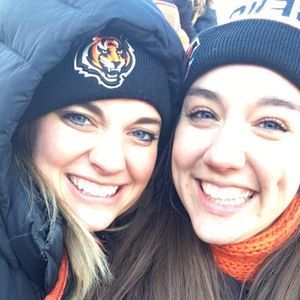 Meet your Posher, Hillary