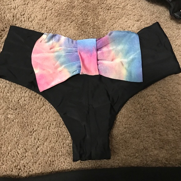 Boyshort bikini bottoms