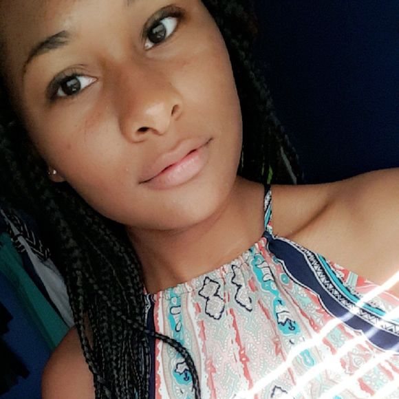 Meet your Posher, Briana