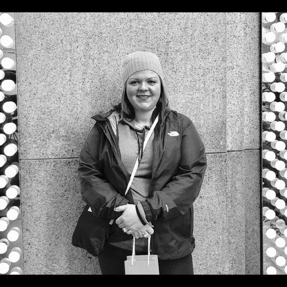 Meet your Posher, Amy - Picture 1 of 1