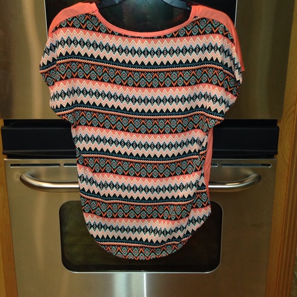 NWOT Pink/Coral tribal top - Picture 2 of 3