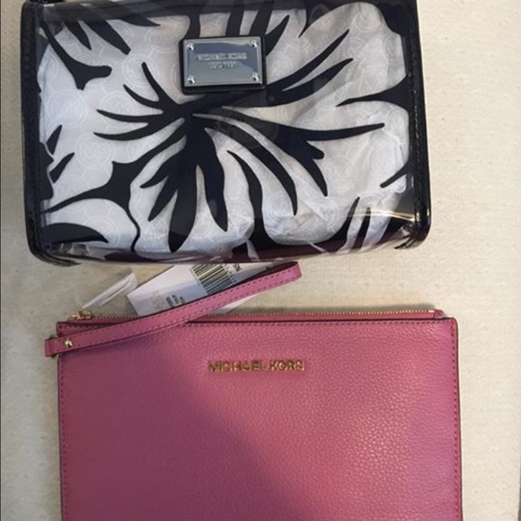 Mk make up case and wristlet - Picture 1 of 1