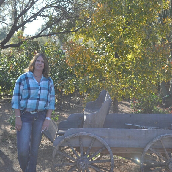 Meet your Posher, Sue - Picture 1 of 1