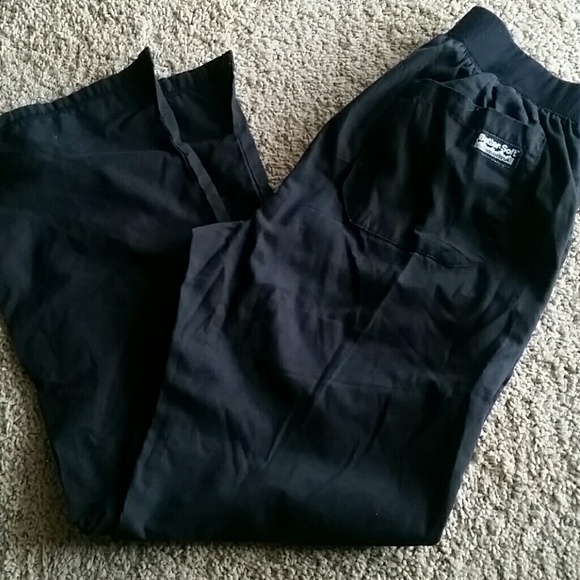 Black petite scrub pants