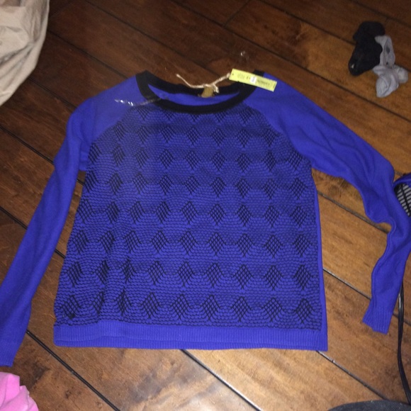 Sweaters - Picture 2 of 2
