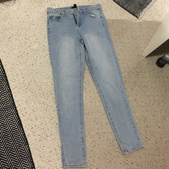 High waisted light wash mom jeans